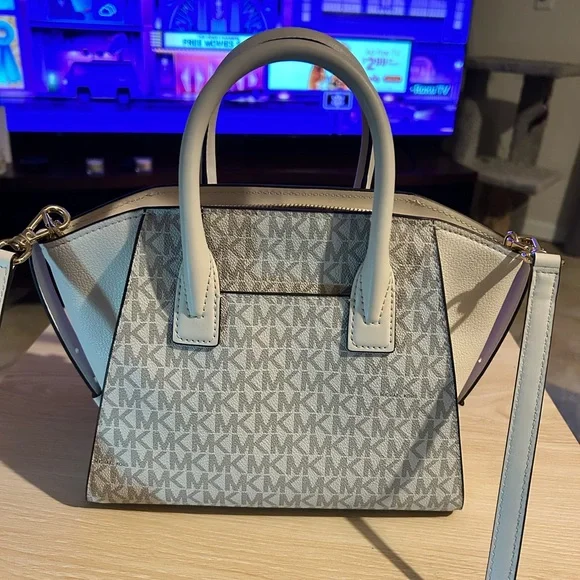 Michael Kors Cream and Tan Satchel - Picture 2 of 8